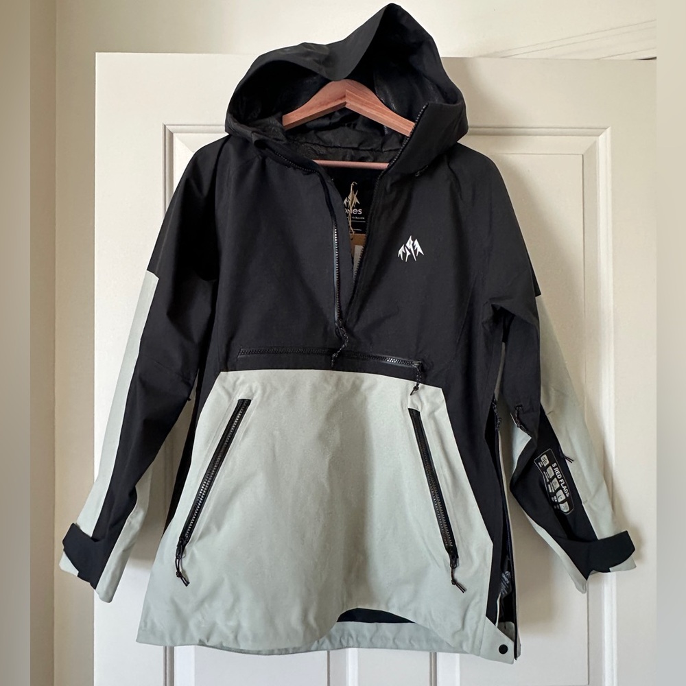 Women’s Jones MTN surf anorak
